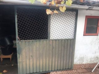 Puerta corredera metálica