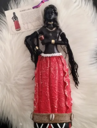 Imagem Pomba Gira Preta com Saia Vermelha