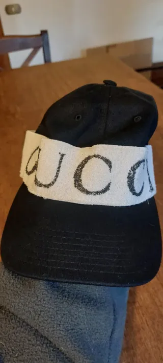 Cappello Gucci nero e beige