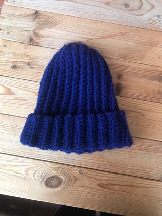 Gorro de crochet azul