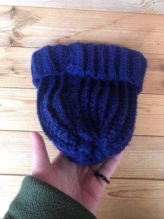 Gorro de crochet azul
