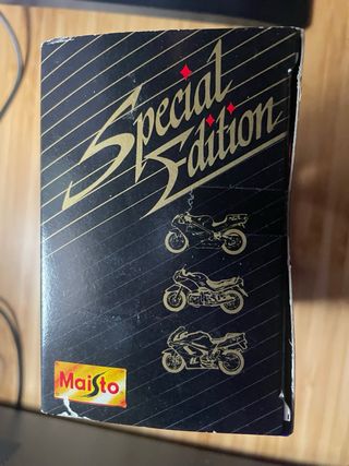 Maisto Kawasaki Ninja ZX-7R 1:18