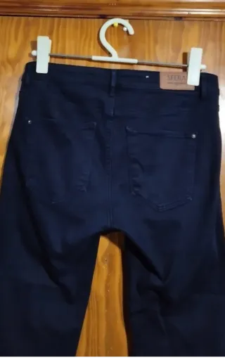 Pantalón y Blusa Sfera los 2x7€