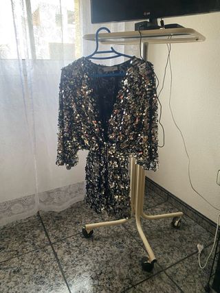 Mono corto fiesta lentejuelas negro y plateado