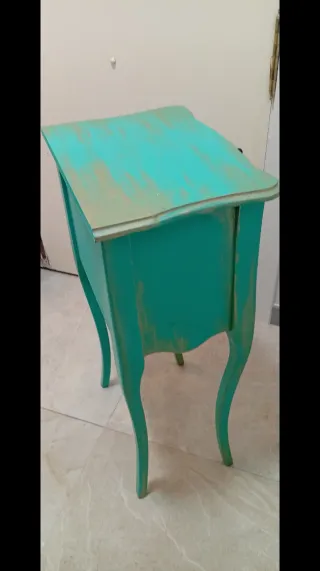 Mueble auxiliar azul turquesa con cajones