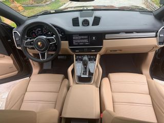 Porsche Cayenne 2022