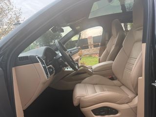 Porsche Cayenne 2022