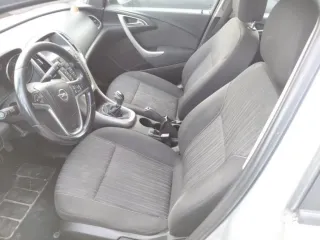 Opel Astra 2011
