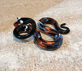 Serpente nero screziato in vetro di Murano