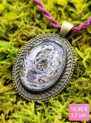 Colgante artesanal resina Universo