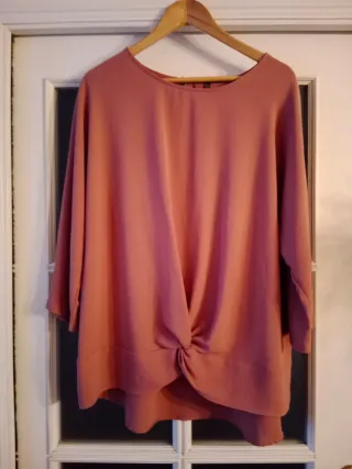 Blusa rosa tipo seda talla 46