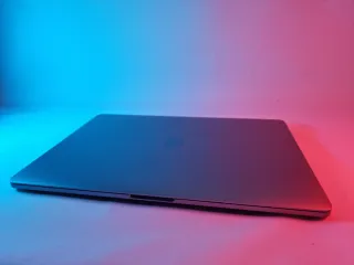 MacBook Pro 15,4 2019 Intel i9 Touch Bar