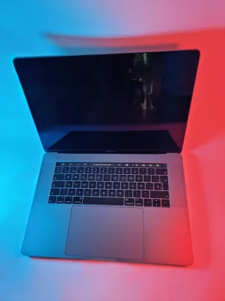 MacBook Pro 15,4 2019 Intel i9 Touch Bar