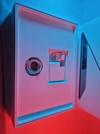 MacBook Pro 15,4 2019 Intel i9 Touch Bar