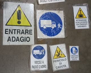 Lotto di 15 Segnaletiche da Cantiere