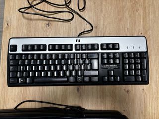 Lote 4 Teclados HP y Microsoft