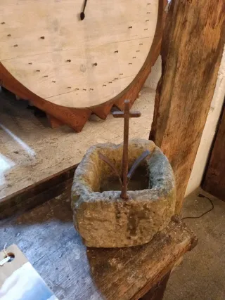 Pila de piedra antigua