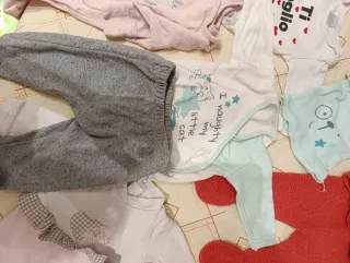 Lotto vestiti neonata 0-6 mesi