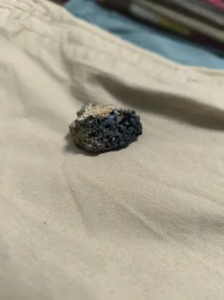 Auténtico meteorito lunar