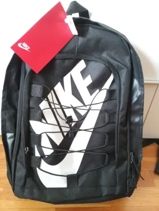 Mochila Nike Negra con Logo Blanco Grande