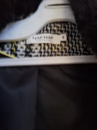 Abrigo Naf Naf cuadros con cuello pelo