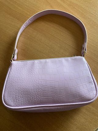 Bolso de hombro lila efecto piel cocodrilo
