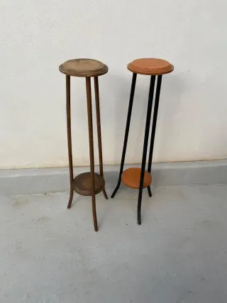 2 Peanas de madera de un siglo