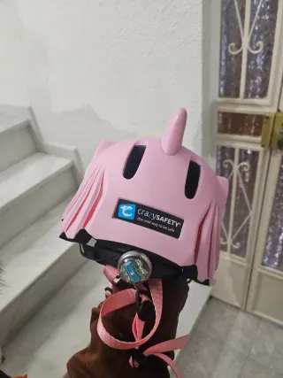 Casco bici infantil tiburón rosa