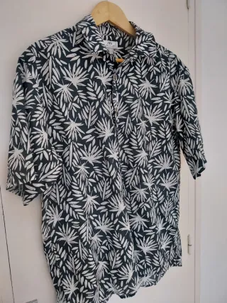 Camisa Zara Estampada Hojas Negra y Blanca