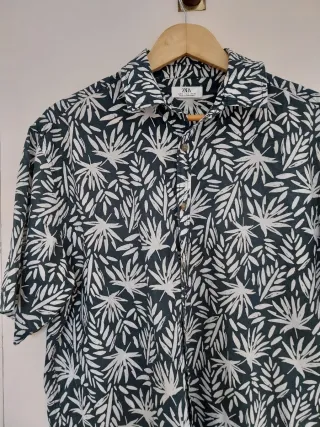 Camisa Zara Estampada Hojas Negra y Blanca