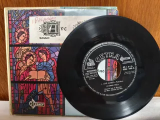 2 Vinilos de 45 RPM: Ave María y Norma