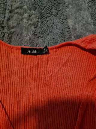 Camiseta Bershka naranja talla M