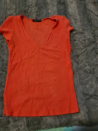 Camiseta Bershka naranja talla M