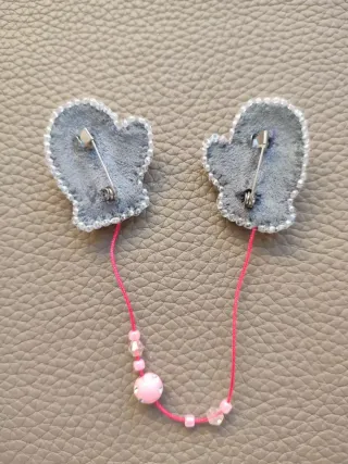 Broches guante corazon