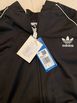 Chaqueta Adidas Negra con Etiquetas