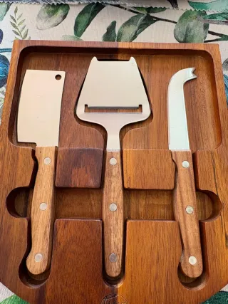 Tagliere di bambù AMC con coltelli