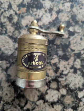 Molinillo de cobre pequeño Arifoglu