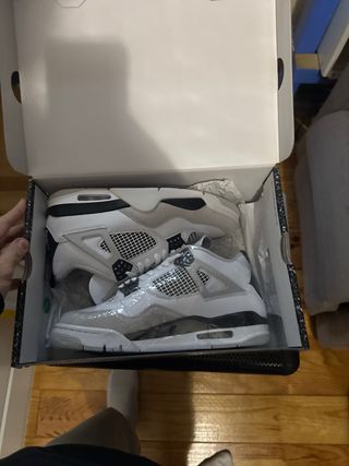 Jordan 4 Military Black Talla 42 Nuevas