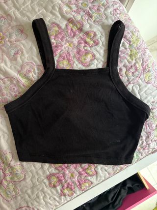 Top negro de tirantes