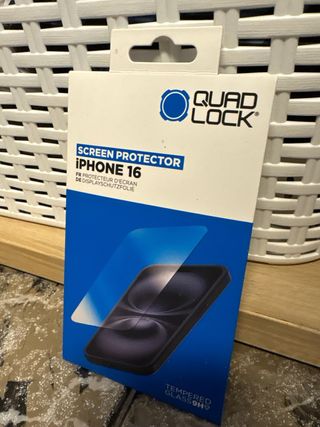 Custodia e protezione schermo Quad Lock per iPhone 16