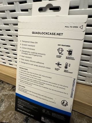 Custodia e protezione schermo Quad Lock per iPhone 16