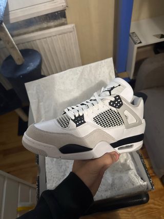 Jordan 4 Military Black Talla 44 Nuevas