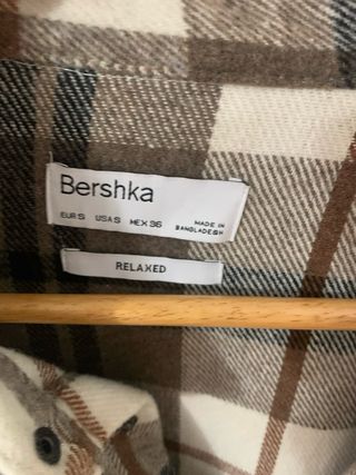 Sobre camisa Bershka cuadros M