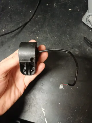 Acceleratore monopattino elettrico