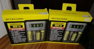 2 x Caricabatterie Nitecore New i4 sigillati