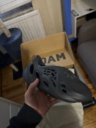 Yeezy Foam Runner Talla 42.5 Nuevas