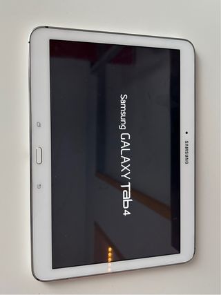 Tablet Samsung Plata y Blanca