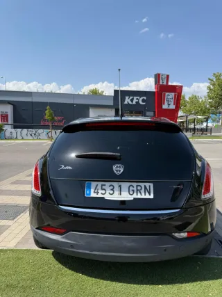 Vendo Lancia Delta 2010 o cambio con caravana