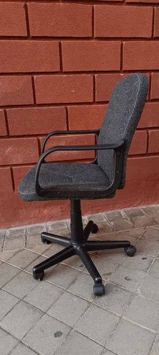 Silla de oficina / escritorio comoda y calentita