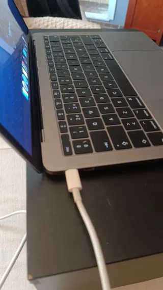 MacBook Pro - i5 - 13"- 2017